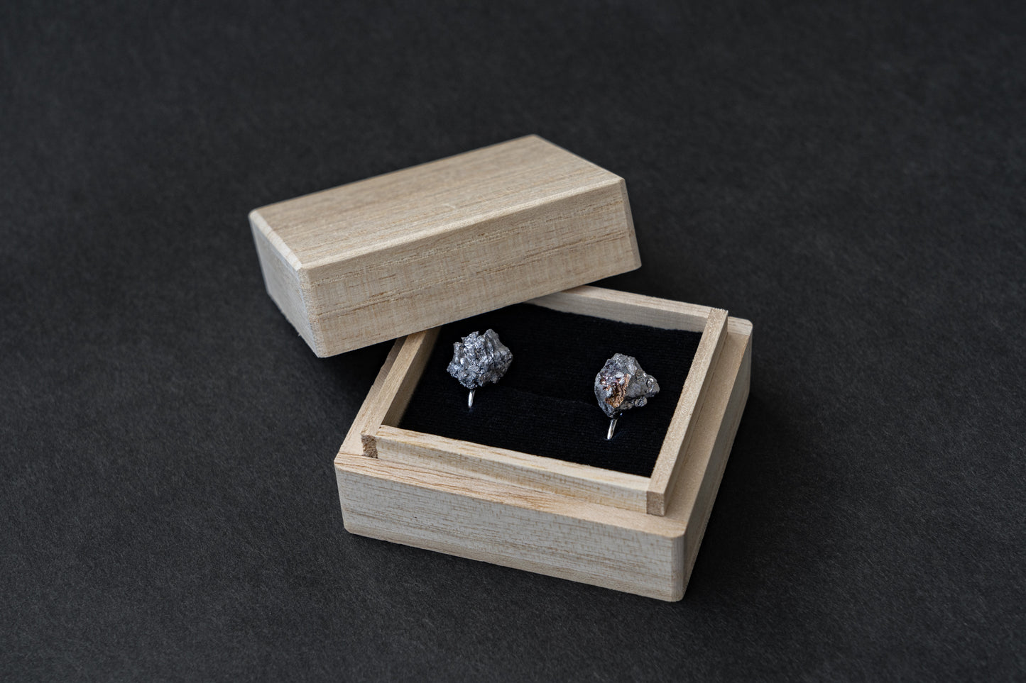 Tamahagane Jewelry Clip-on Earrings Large