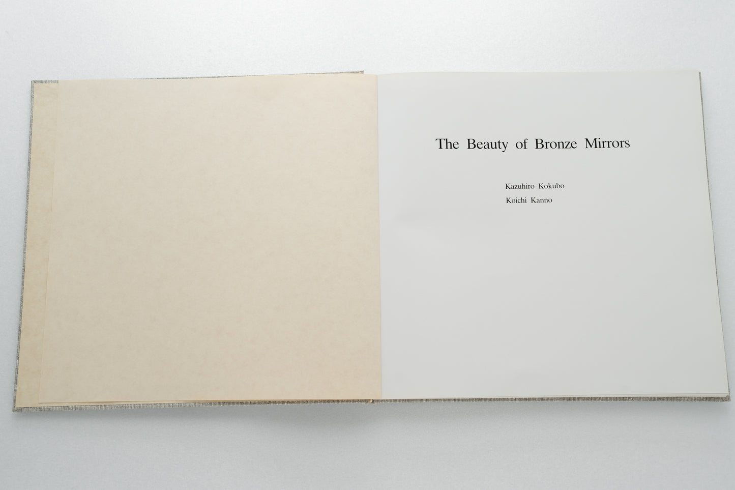 The Beauty of Bronze Mirrors 「古鏡の美」