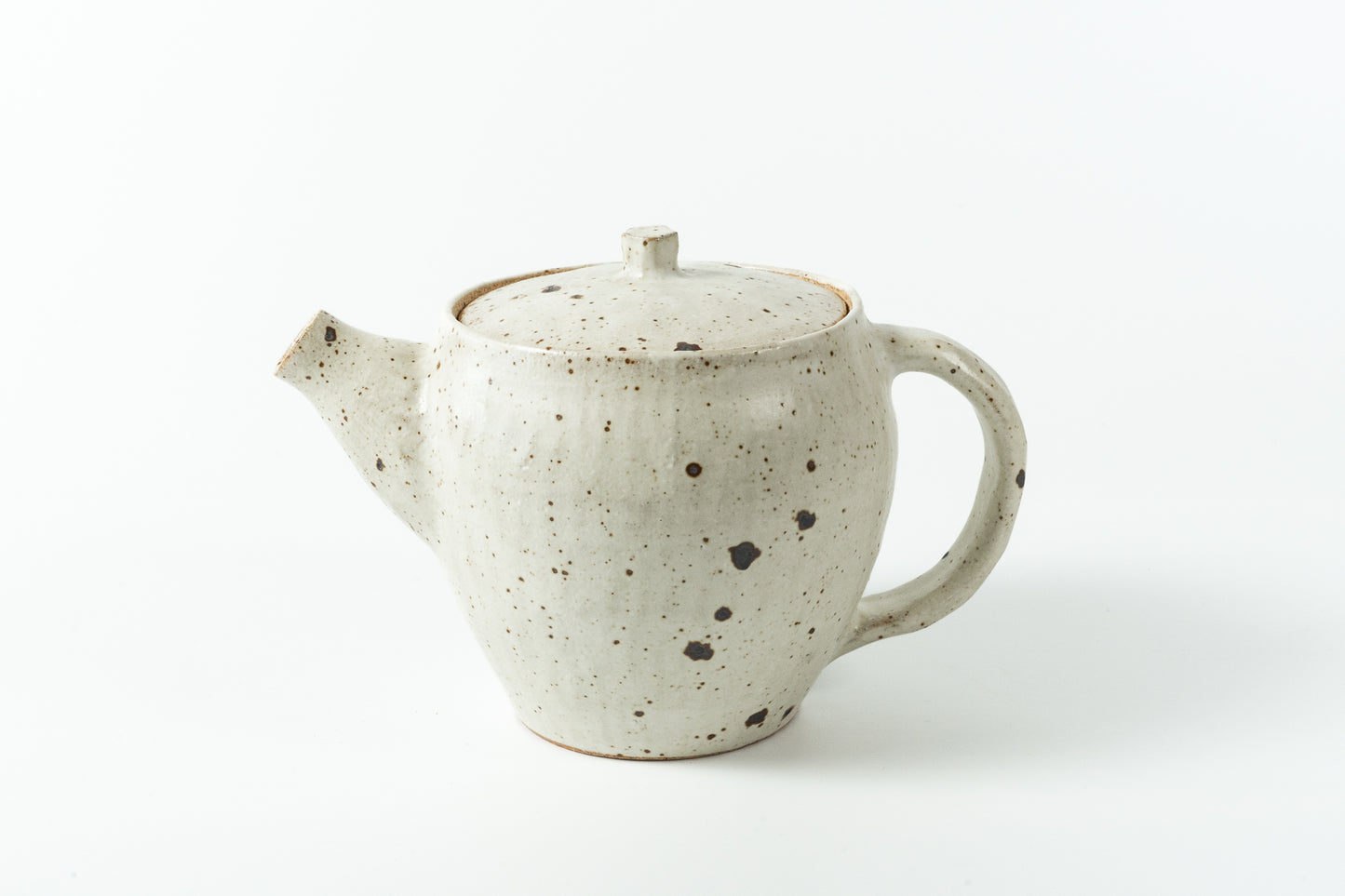 teapot (type A) kirikabu white