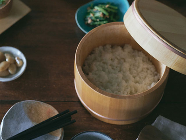 Sawara Ohitsu (round wooden container for cooked rice)