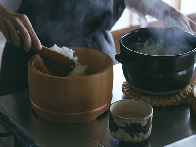 Sawara Ohitsu (round wooden container for cooked rice)