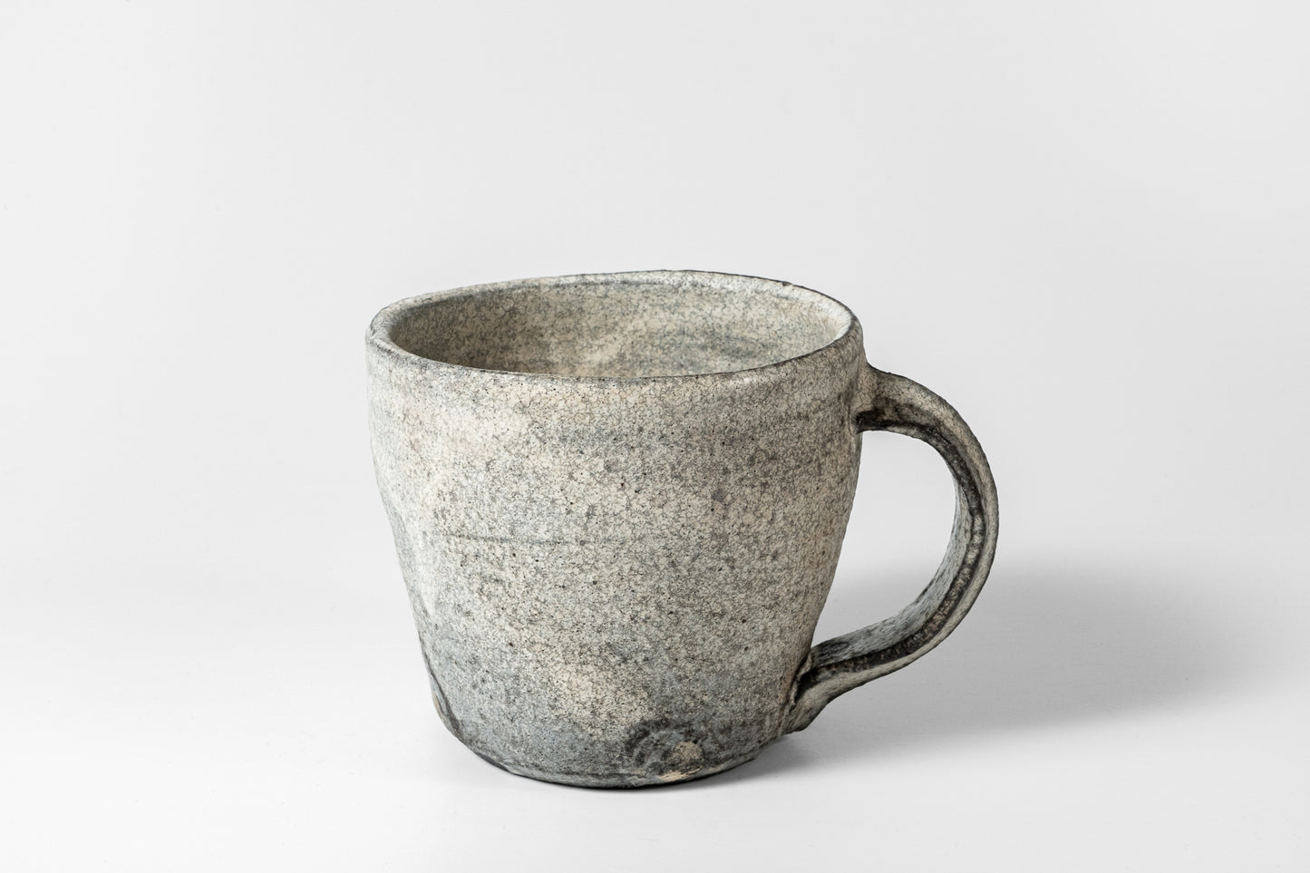 Low Mug Kohiki Haiyu (white slip glaze & ash glaze)