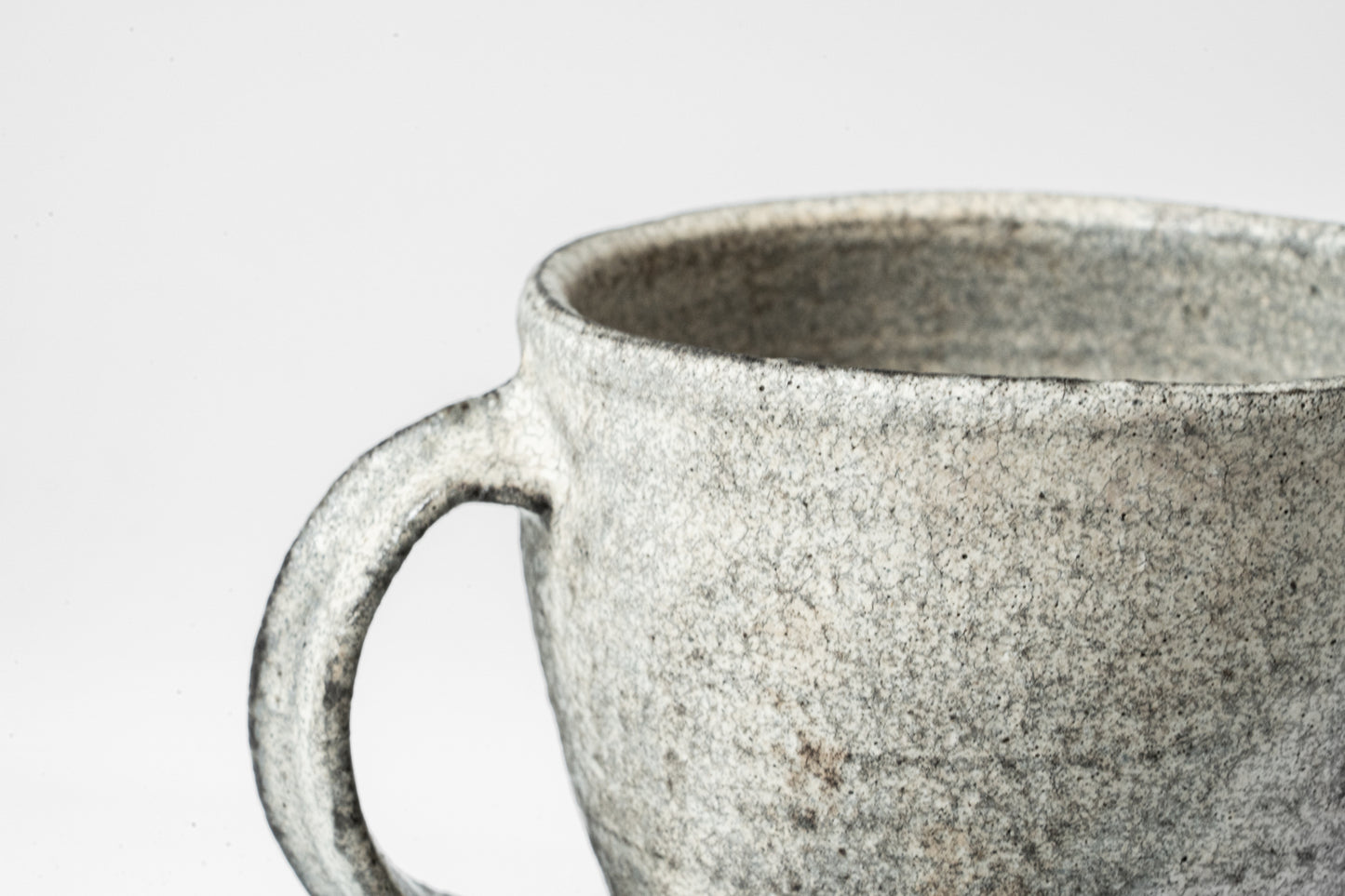 Low Mug Kohiki Haiyu (white slip glaze & ash glaze)