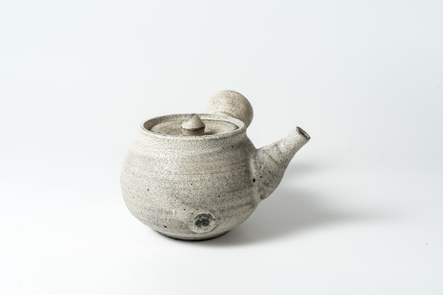 Low Teapot  Kohiki Haiyu (white slip glaze & ash glaze)