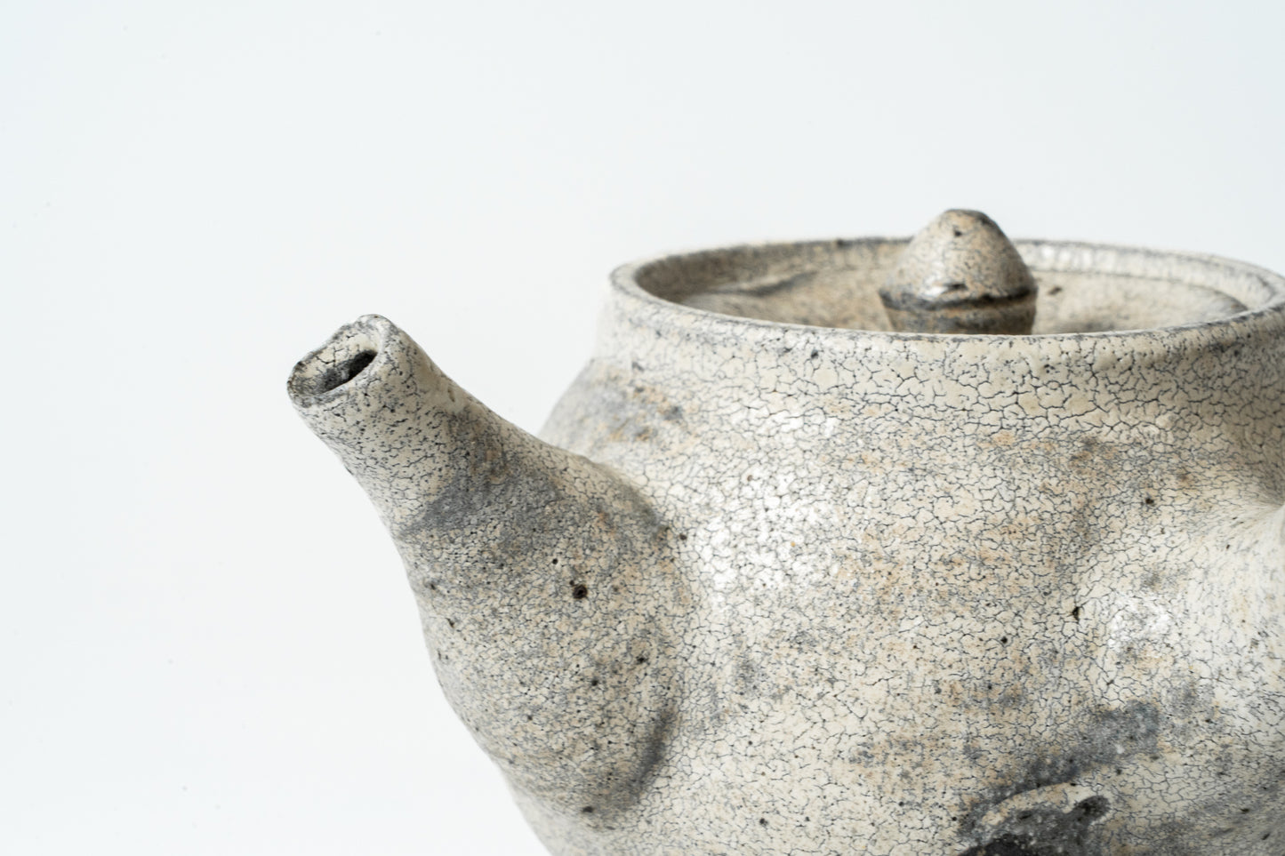 Low Teapot  Kohiki Haiyu (white slip glaze & ash glaze)