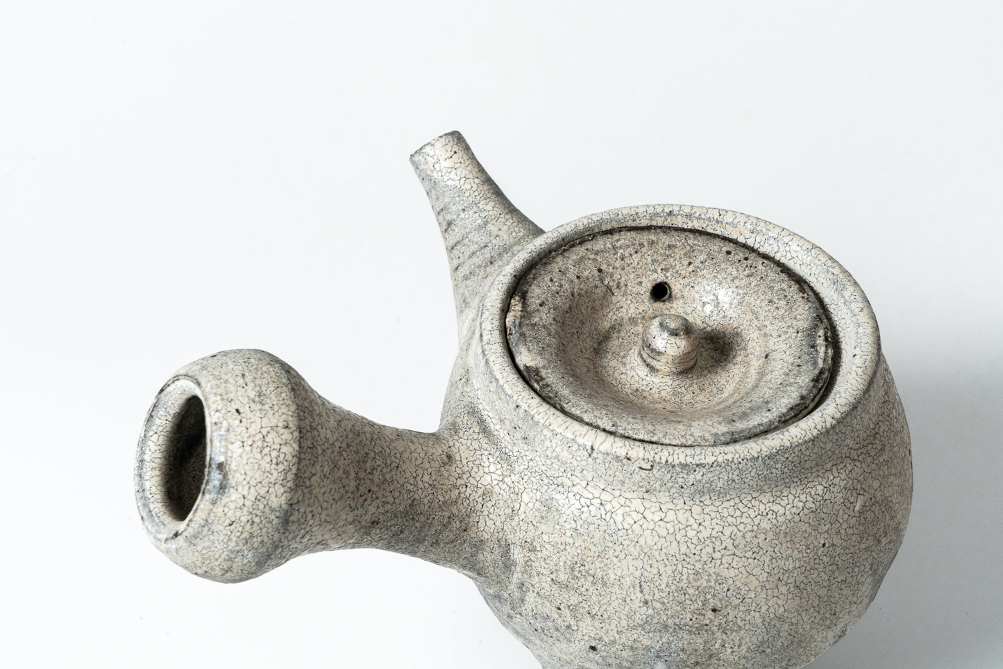 Tall Teapot Kohiki Haiyu (white slip glaze & ash glaze)