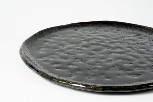 Plate Kuro Haiyu (black ash glaze)