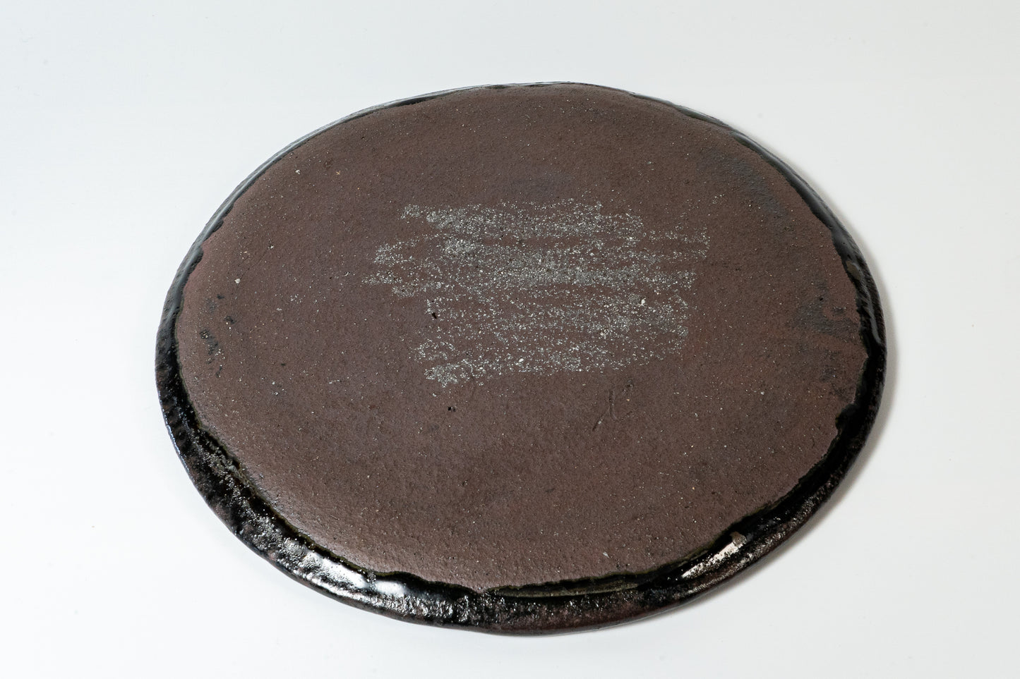 Plate Kuro Haiyu (black ash glaze)